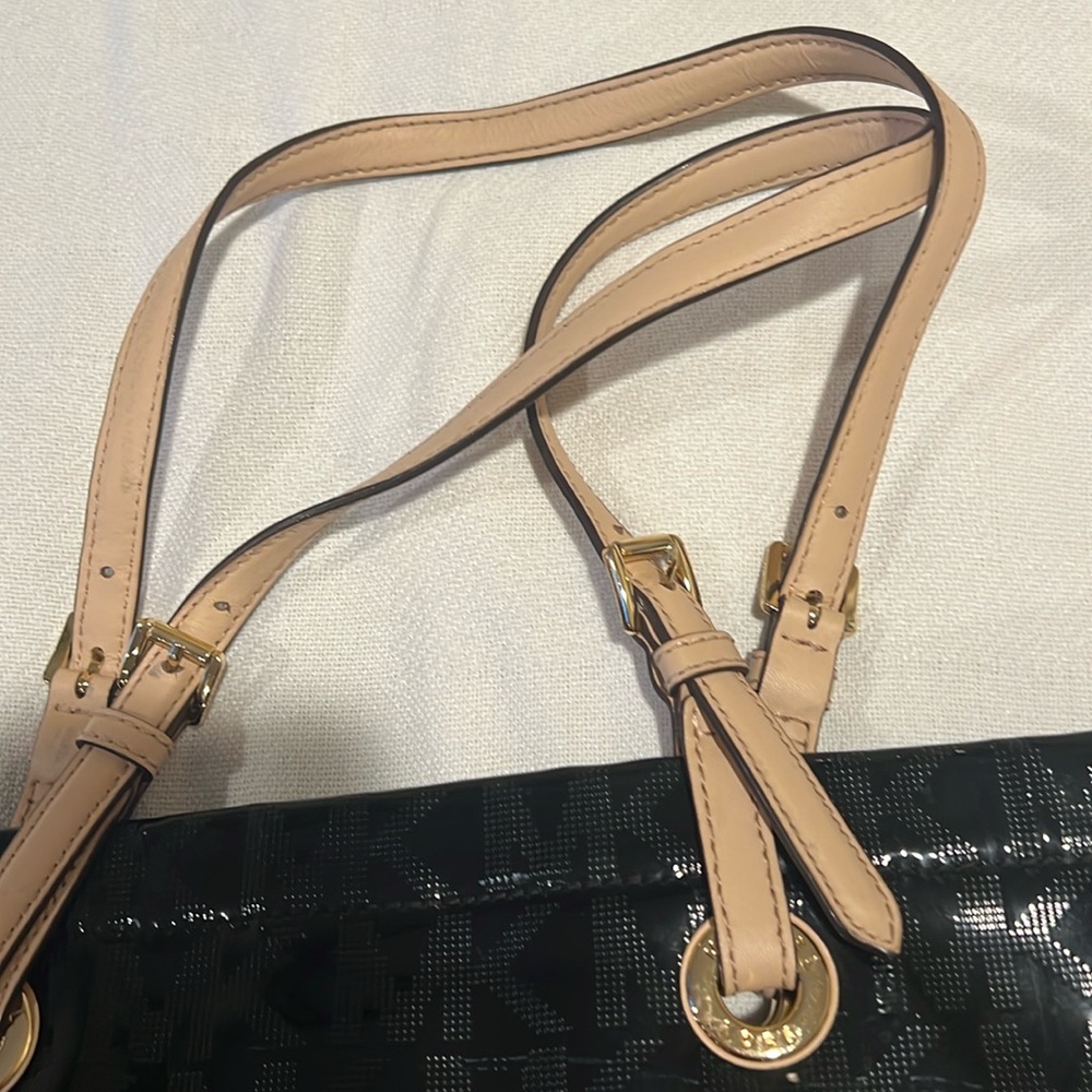 Michael Kors, black pocketbook beige straps - Picture 3 of 7